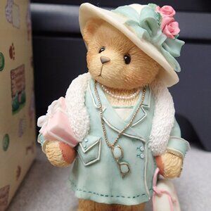Eleanor P Beary 1997 Membears Only Figurine